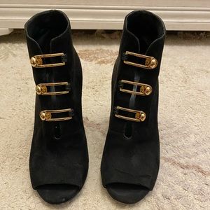 Stella Luna block heel booties